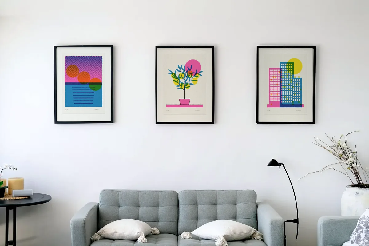 Lemon tree in A3 with a black frame, in the middle.